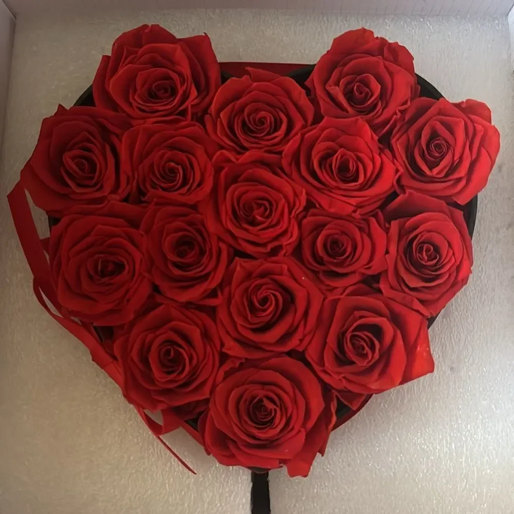 Glamour Boutique IMMORTAL LOVE BLACK HEART 16  FRESH RED ROSES/ New in Box